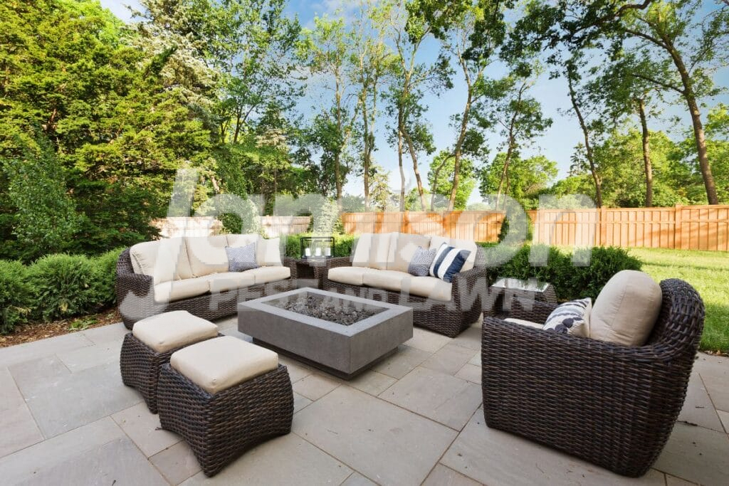 Outdoor Seating Areas Outdoor seating areas